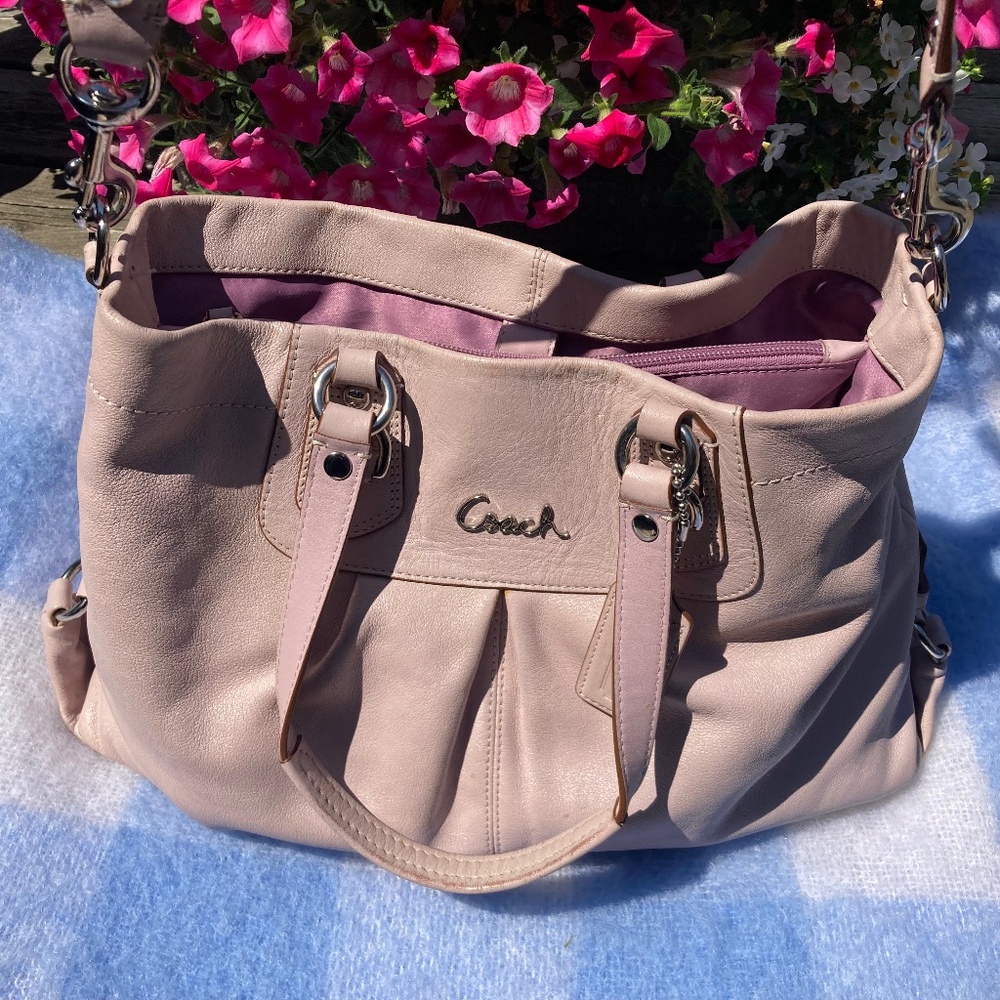 Mauve Leather Coach Handbag with removable shoulder strap